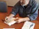 Albert Huguet présentant son livre