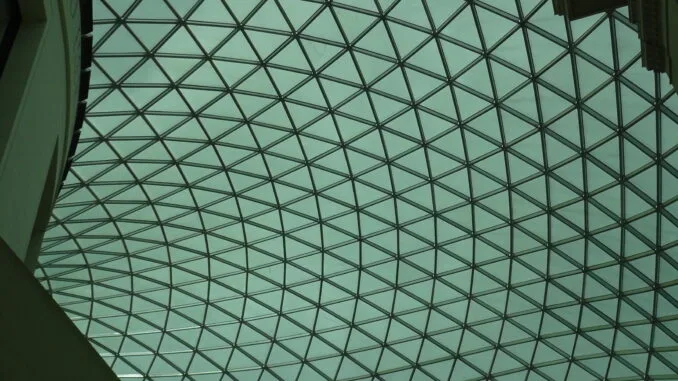 Au cœur de la sagesse maçonnique : la Loge Bleue. Une tradition enveloppée de symboles, où chaque couleur et chaque signe ouvre la porte à une compréhension plus profonde. Partagez vos pensées et expériences sur ce voyage spirituel et intellectuel.