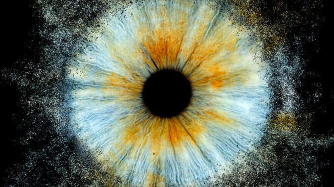 L’œil cosmique d’Adam en éveil Œil humain stylisé en explosion cosmique symbolisant l’union entre l’homme et l’univers